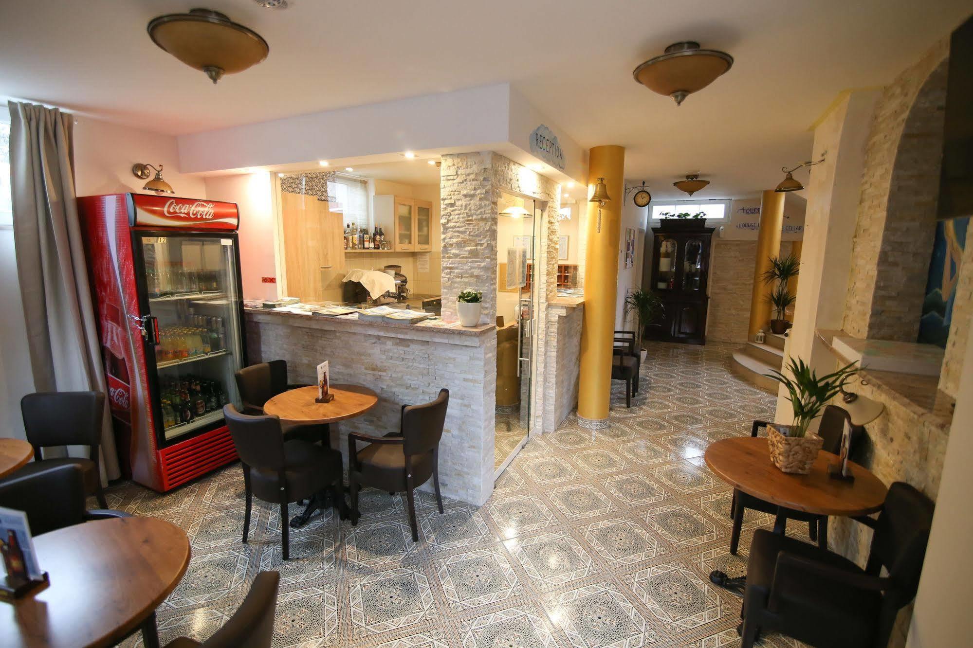 Boutique Asteria